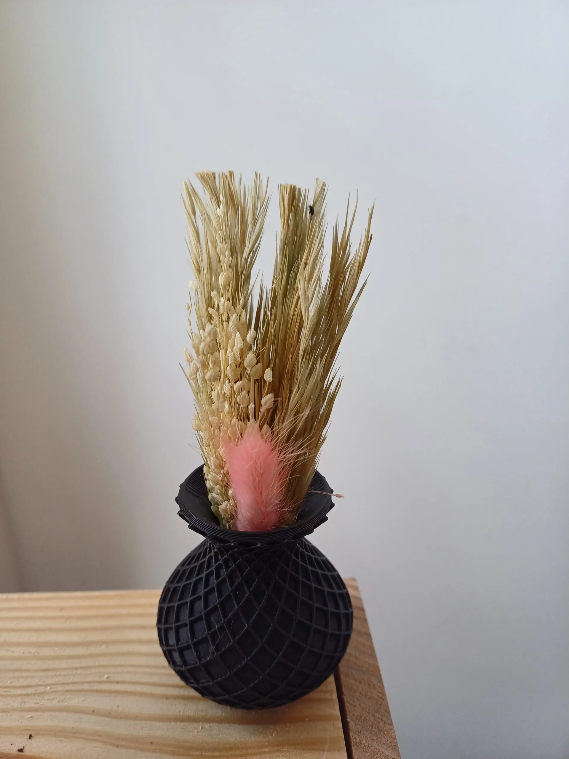 Mini Vase 3D avec Bouquet de Fleurs Séchées – 10 cm