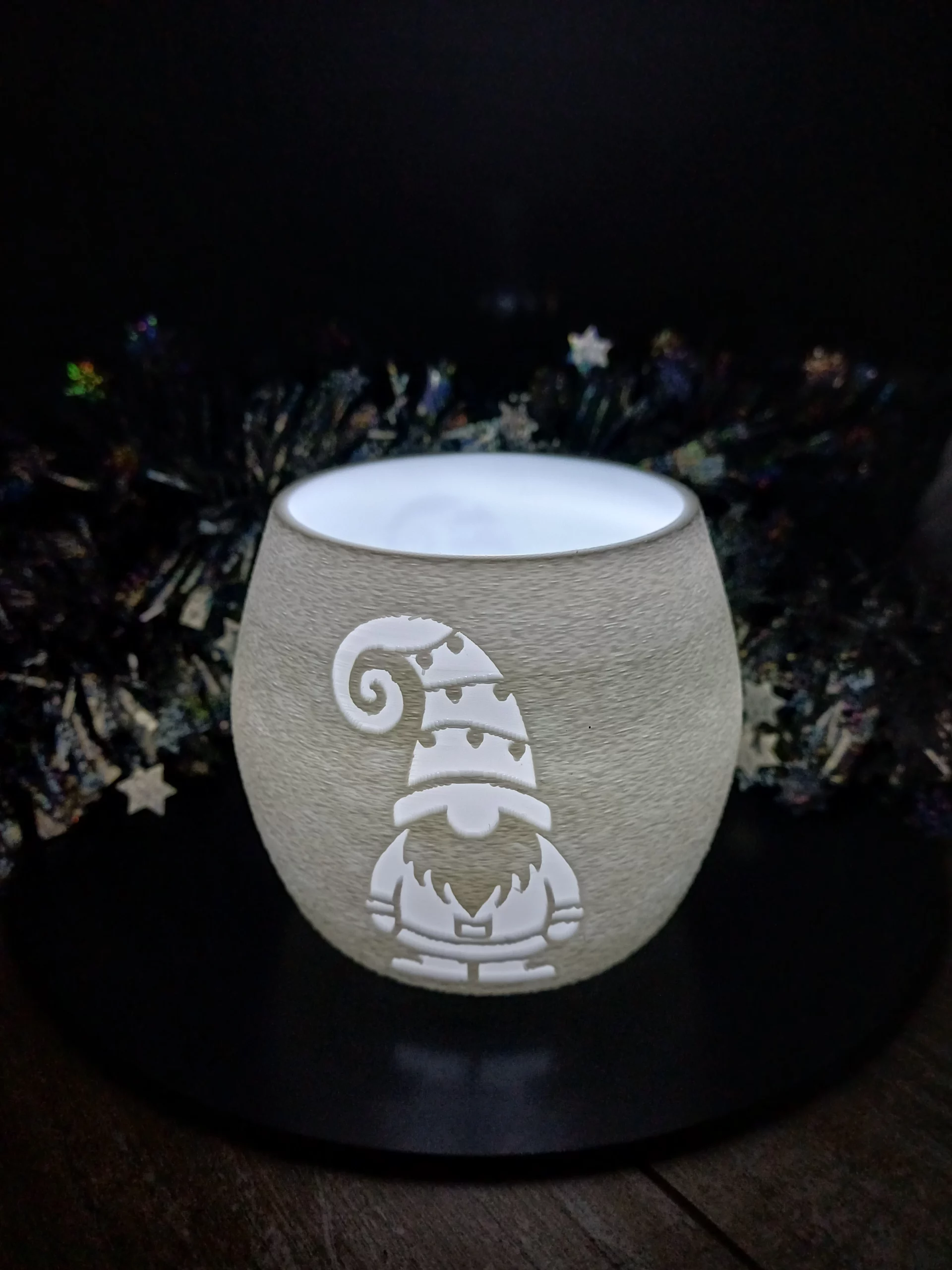 Photophore “Boule de neige” décor gnome – Création 3D féerique et lumineuse