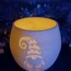 Photophore “Boule de neige” décor gnome – Création 3D féerique et lumineuse