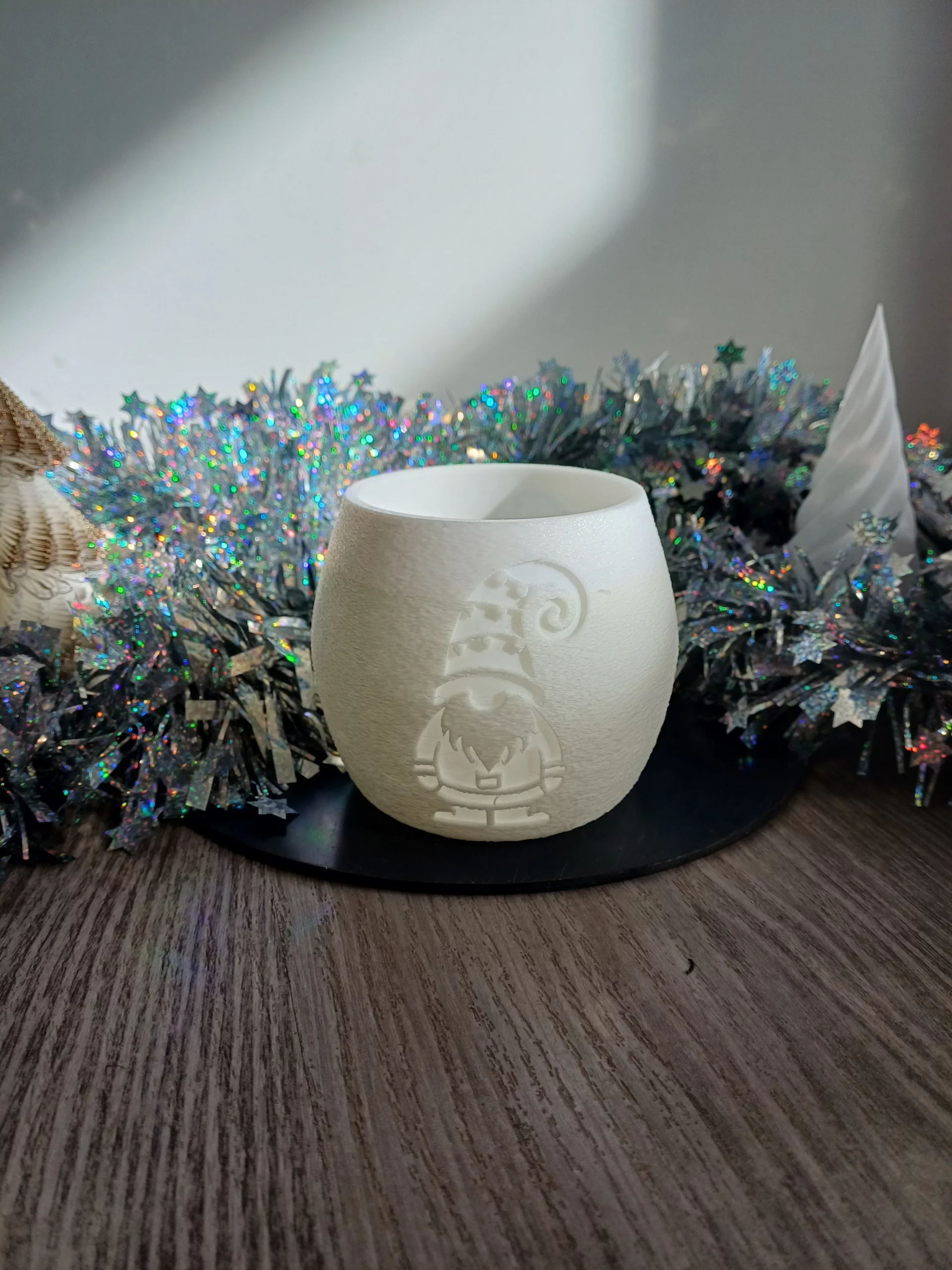 1000025380 Photophore “Boule de neige” décor gnome – Création 3D féerique et lumineuse