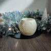 1000025382 Photophore “Boule de neige” décor Père Noël – Magie et chaleur des fêtes